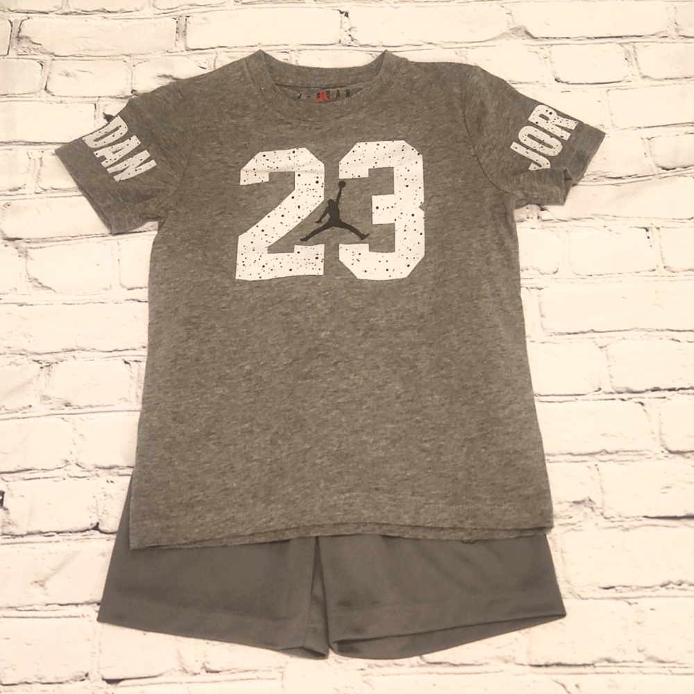 🩶SOLD🩶Jordan Kids Top & Short Set Size 5-6 Years